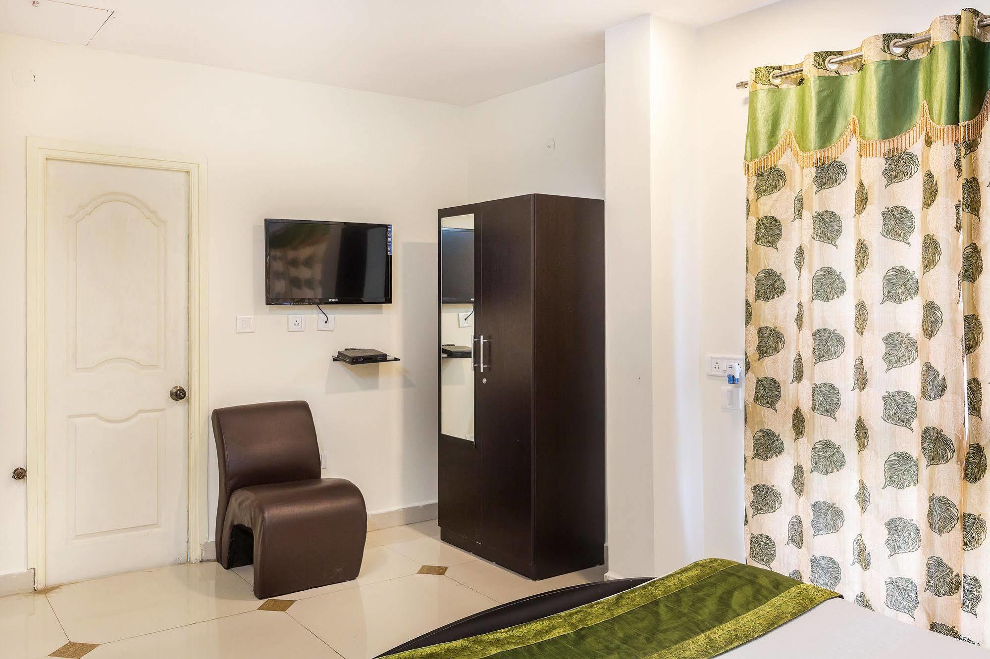 Treebo Srico, Banjara Hills Hotel Hyderabad Eksteriør billede