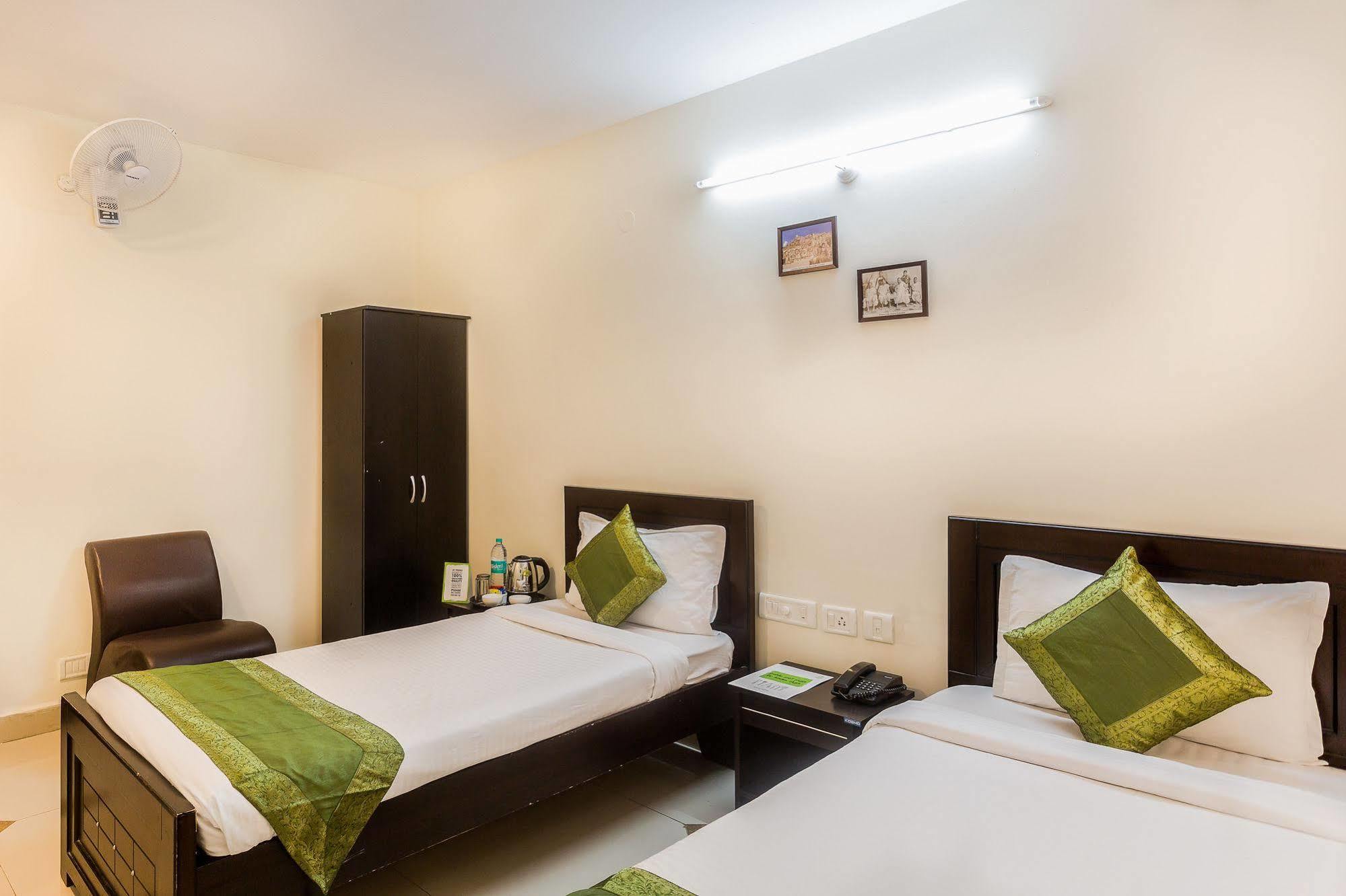 Treebo Srico, Banjara Hills Hotel Hyderabad Eksteriør billede