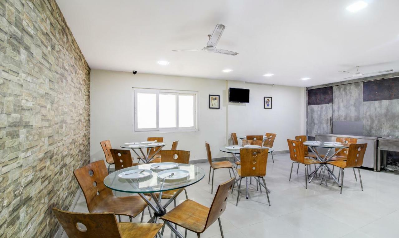 Treebo Srico, Banjara Hills Hotel Hyderabad Eksteriør billede